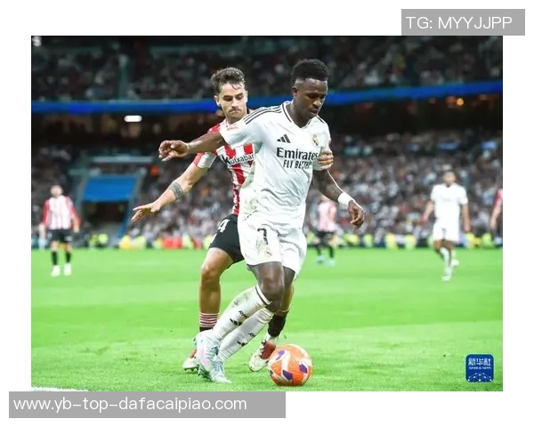 维尼修斯与切尔西传闻不实球员全心投入皇马赛季